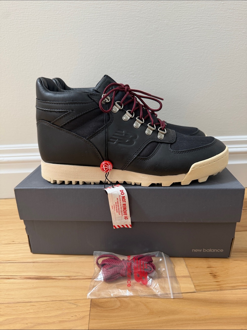 New Balance Men’s Black and Cream “URAINAL”Hiker Boot with Burgundy Laces BNIB